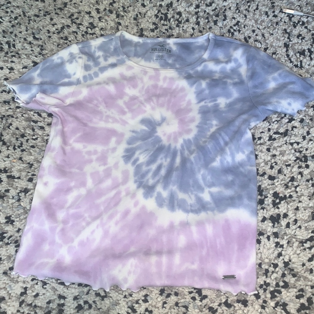 hollister top!
